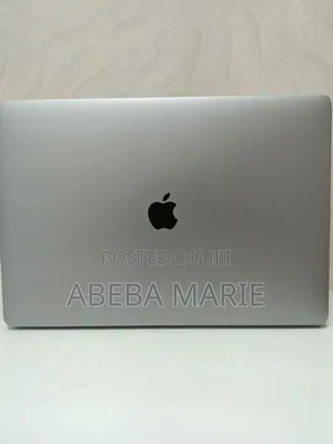 New Laptop Apple MacBook Pro 2017 16GB Intel Core 2 Quad SSD 512GB