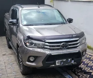 Toyota Hilux 2018 Gray