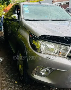 Toyota Hilux 2018 Gray