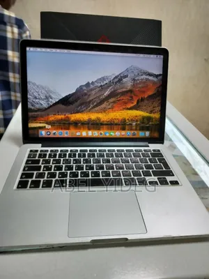 New Laptop Apple MacBook Pro 2015 8GB Intel Core I5 SSD 256GB