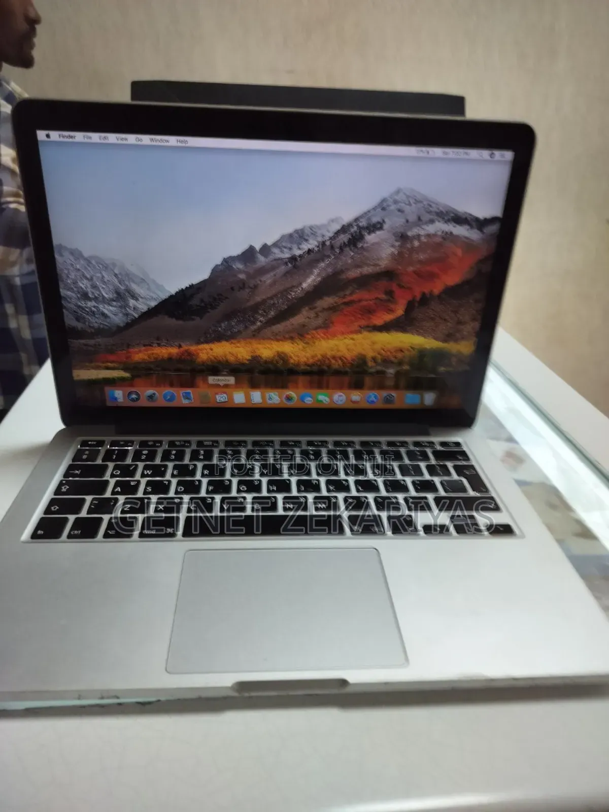 New Laptop Apple MacBook Pro 2015 8GB Intel Core I5 SSD 256GB