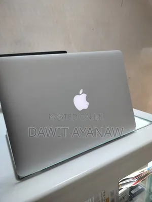 New Laptop Apple MacBook Pro 2015 8GB Intel Core I5 SSD 256GB