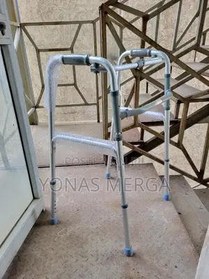 Walker With 4leg/Walker It Easy to Carry and Store Compactly