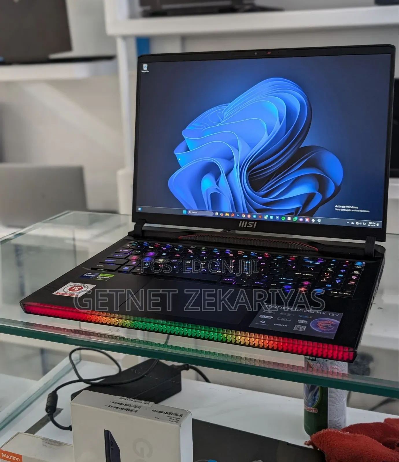 New Laptop MSI Raider GE76 12UGS 32GB Intel Core I9 SSD 1T
