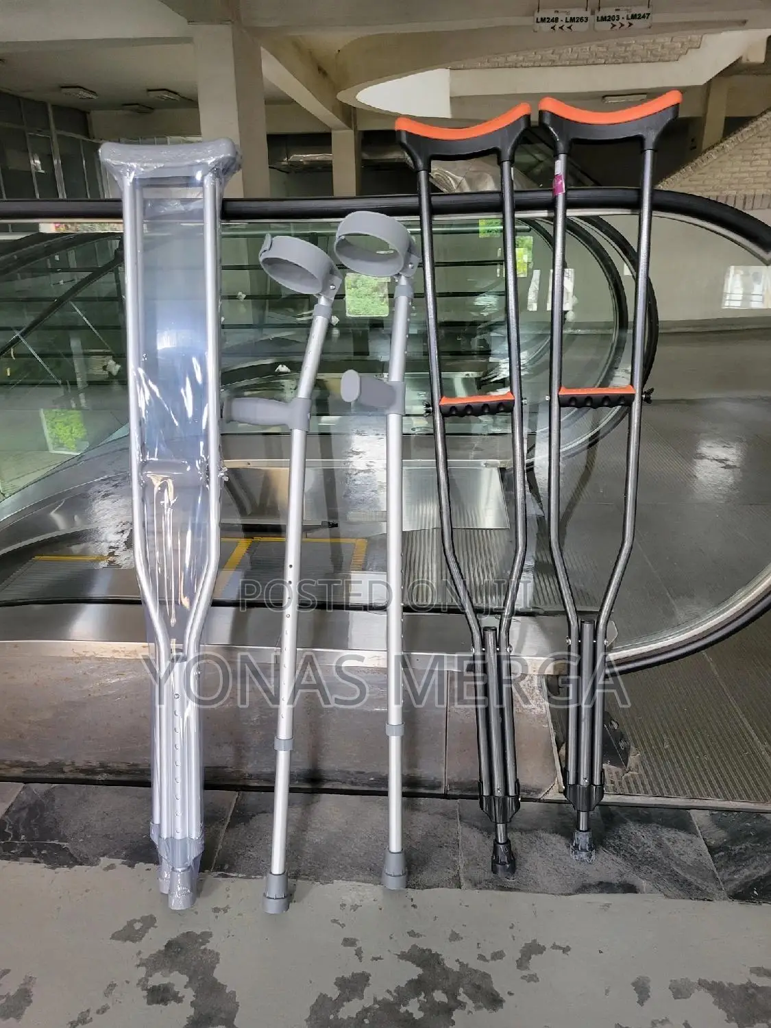 Under Arm Crutches Aluminium Crutches0₩Crutches1€Crutches#•