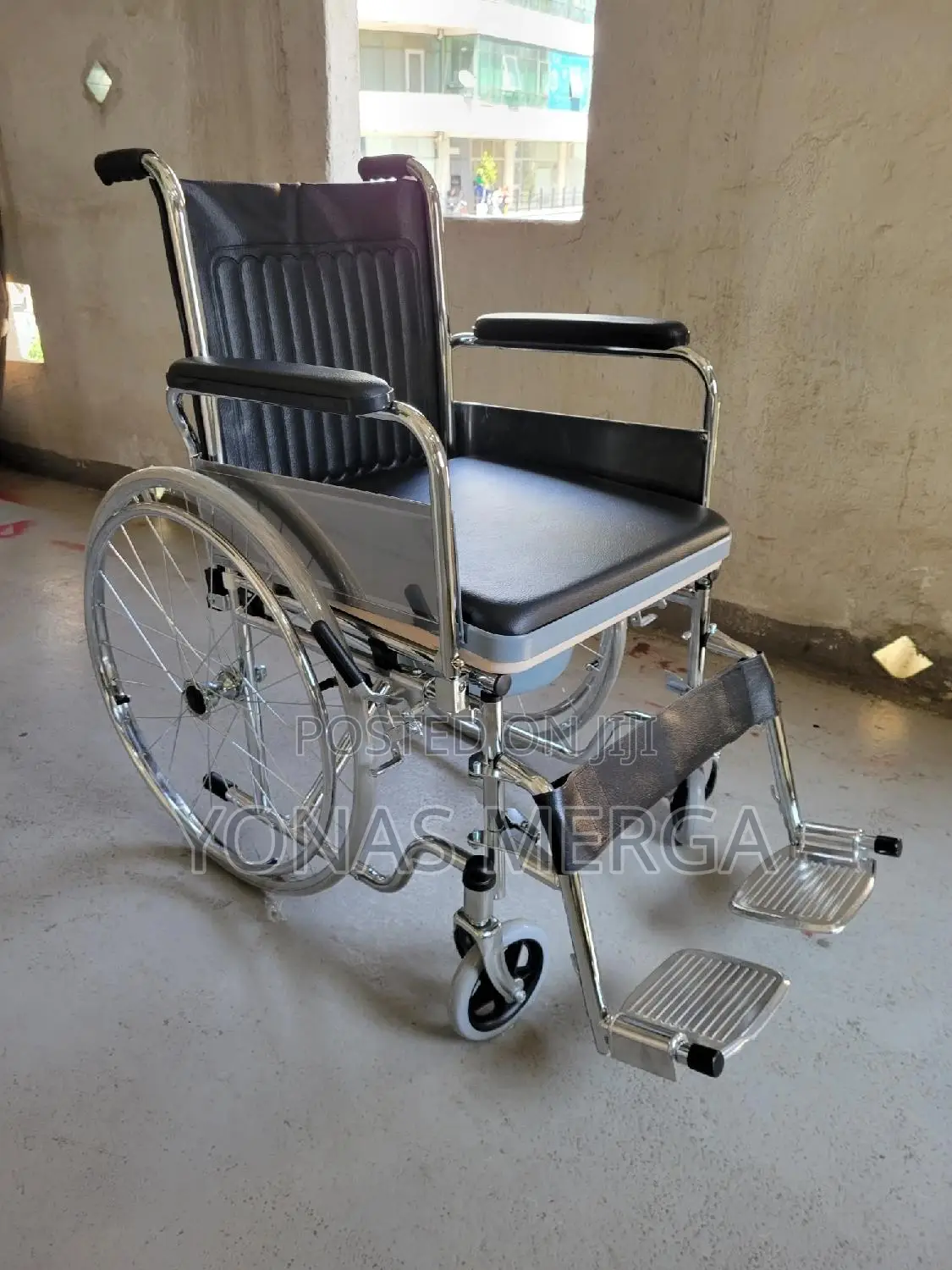 Commode Wheelchair፮×Push-Type Self-Propelled Walker∞÷ዊልቼር