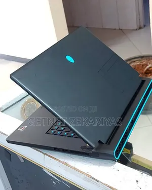New Laptop Alienware M17x R2 16GB AMD Ryzen 7 SSD 512GB