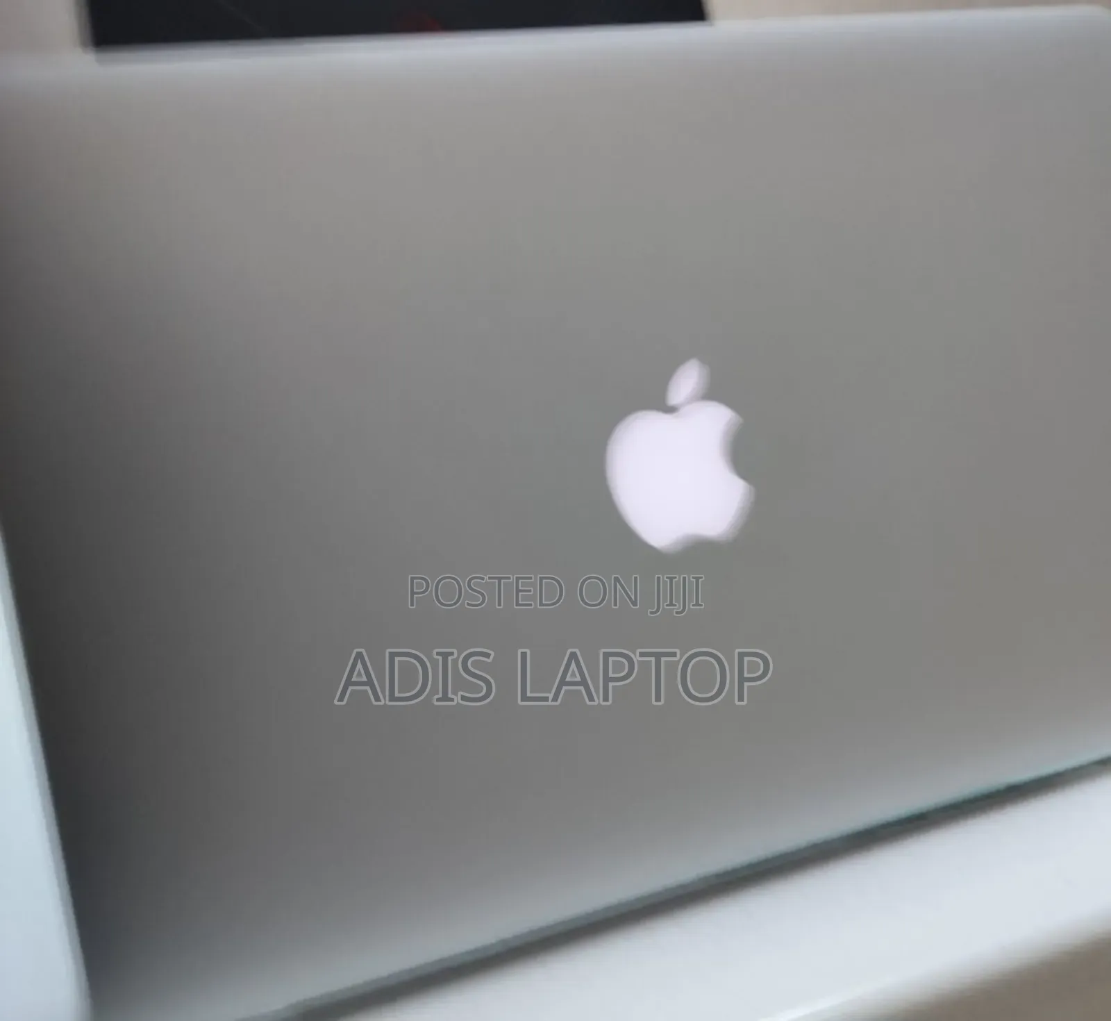 New Laptop Apple MacBook Pro 2015 8GB Intel Core I5 SSD 256GB