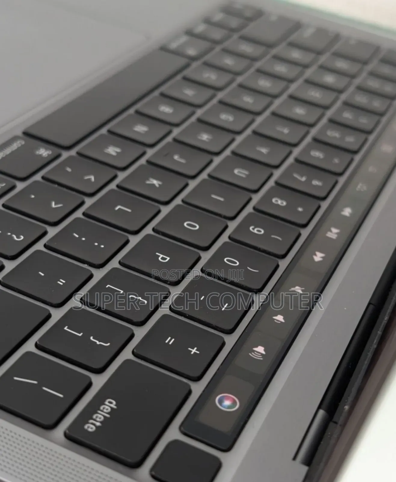 New Laptop Apple MacBook Pro 2020 M1 8GB Apple M1 SSD 512GB