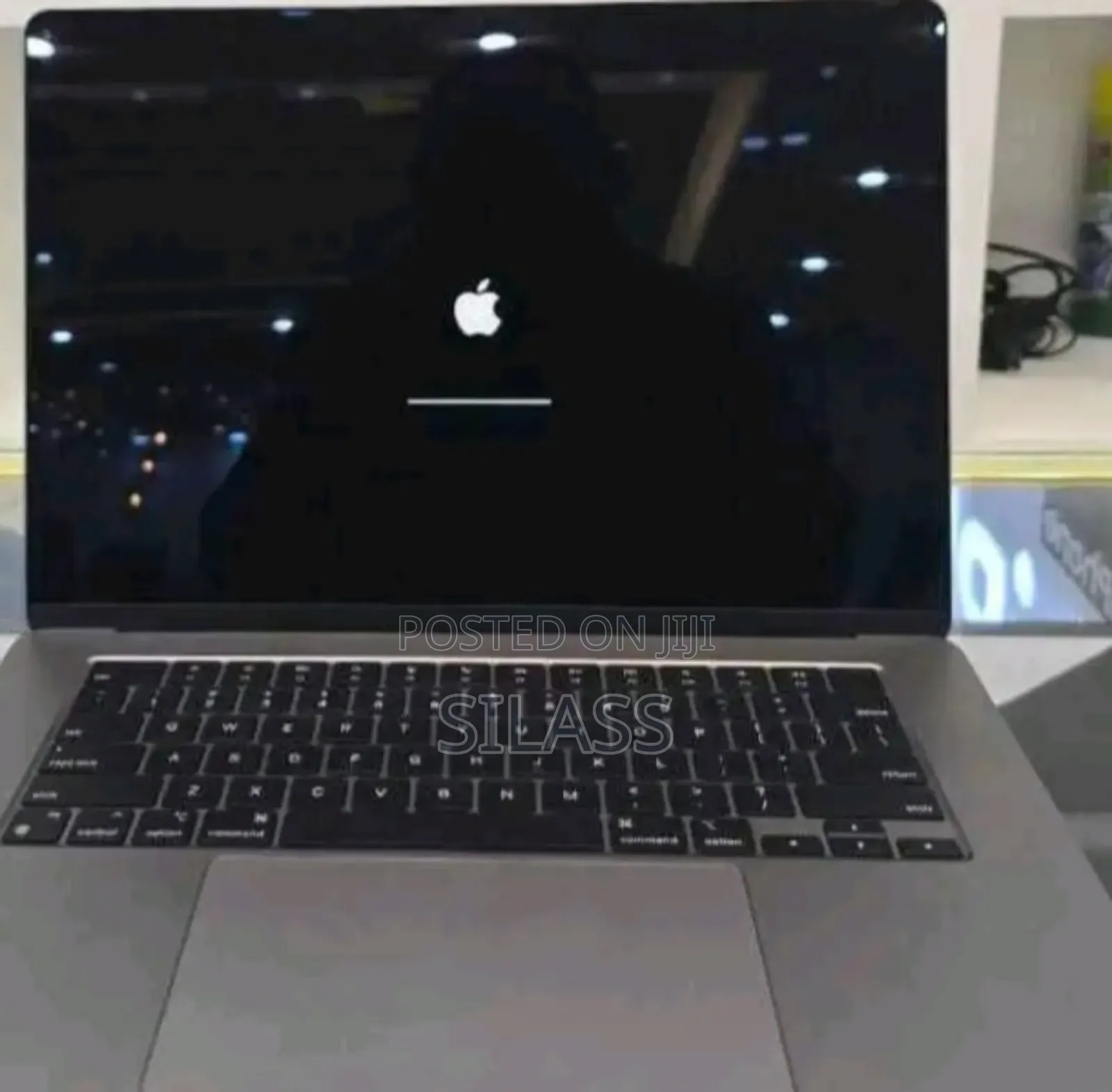 New Laptop Apple MacBook Air 2022 M2 8GB Apple M2 Ultra SSD 256GB