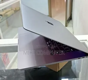 New Laptop Apple MacBook Pro 2018 32GB Intel Core I9 SSD 1T