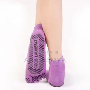1pair Non-Slip Sweat-Absorbenr Yoga Socks Split Toe Socks