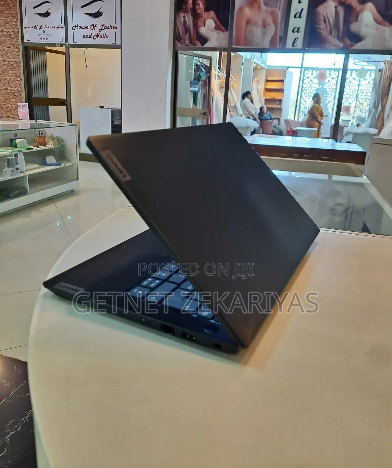 New Laptop Lenovo IdeaPad 520 8GB AMD Ryzen 3 SSD 256GB