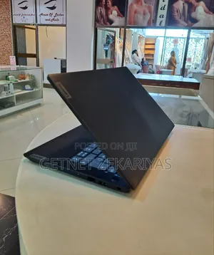 New Laptop Lenovo IdeaPad 520 8GB AMD Ryzen 3 SSD 256GB