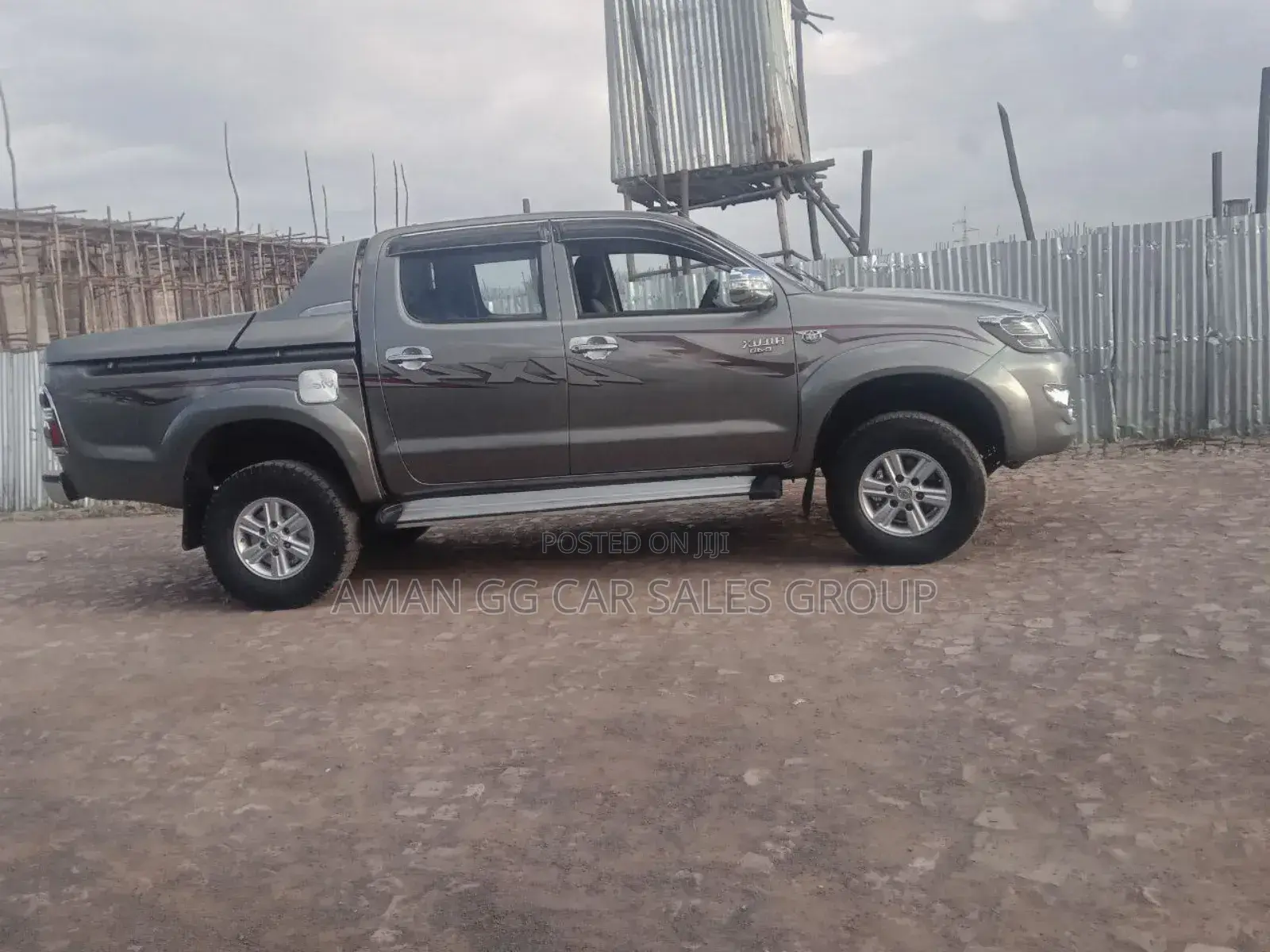 Toyota Hilux 2012 Gray