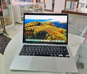 New Laptop Apple MacBook Air 8GB Apple M1 SSD 256GB