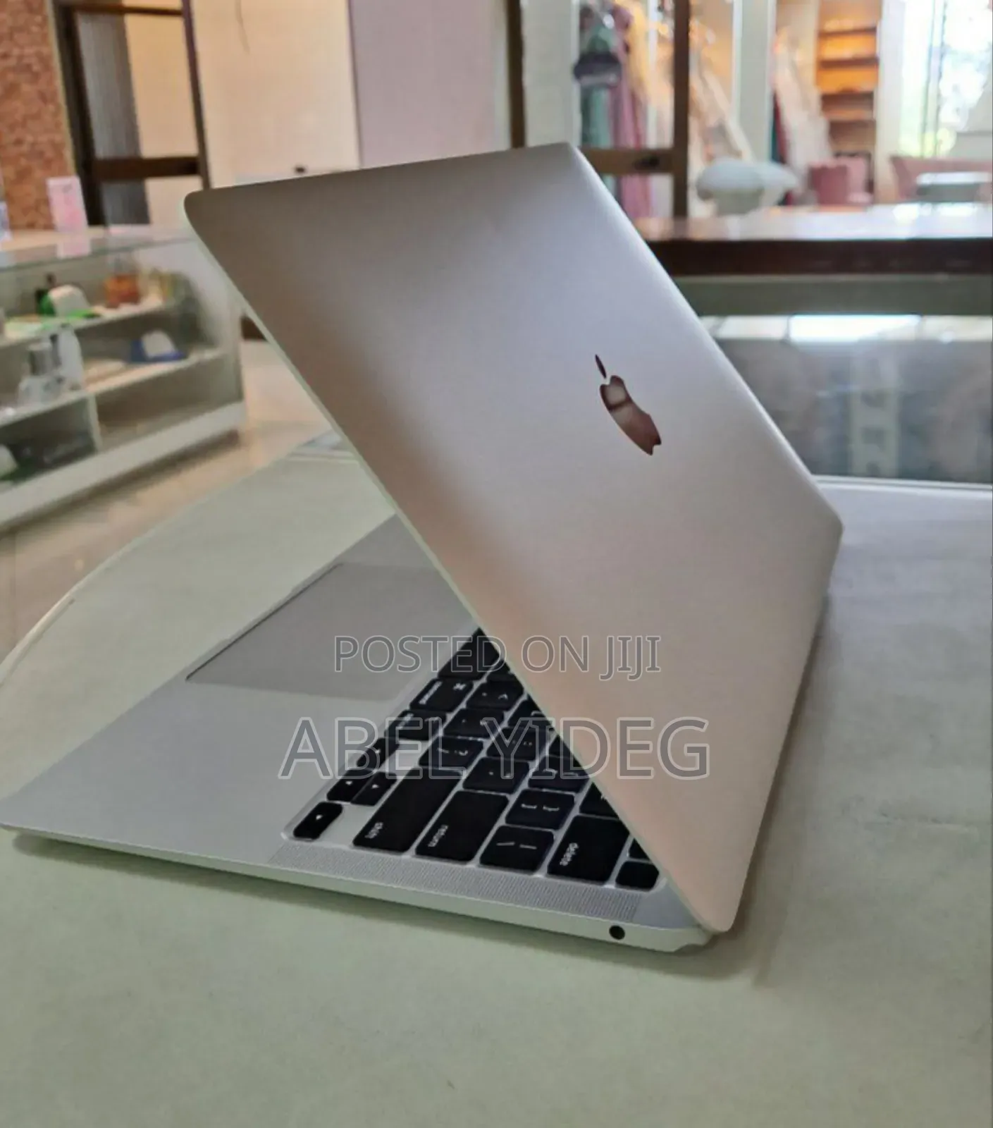New Laptop Apple MacBook Air 2020 M1 8GB Apple M1 SSD 256GB