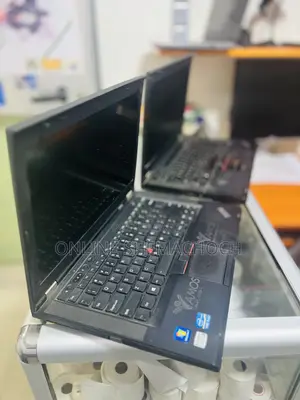 Laptop Lenovo ThinkPad Yoga 4GB Intel Core i5 HDD 512GB