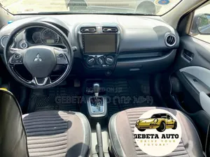 Mitsubishi Attrage 2022 Silver