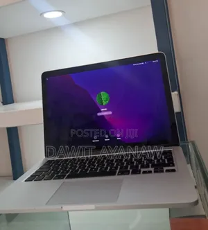 New Laptop Apple MacBook Pro 2017 8GB Intel Core I5 SSD 256GB