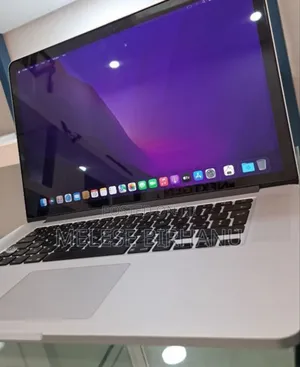 New Laptop Apple MacBook Pro 2017 8GB Intel Core I5 SSD 256GB