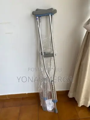 Bilateral Crutches ፭=ክራንችcrutches~¿0crutches፪€Crutchesክራንች