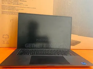 New Laptop Dell Precision 15 5520 16GB Intel Core I7 SSD 512GB