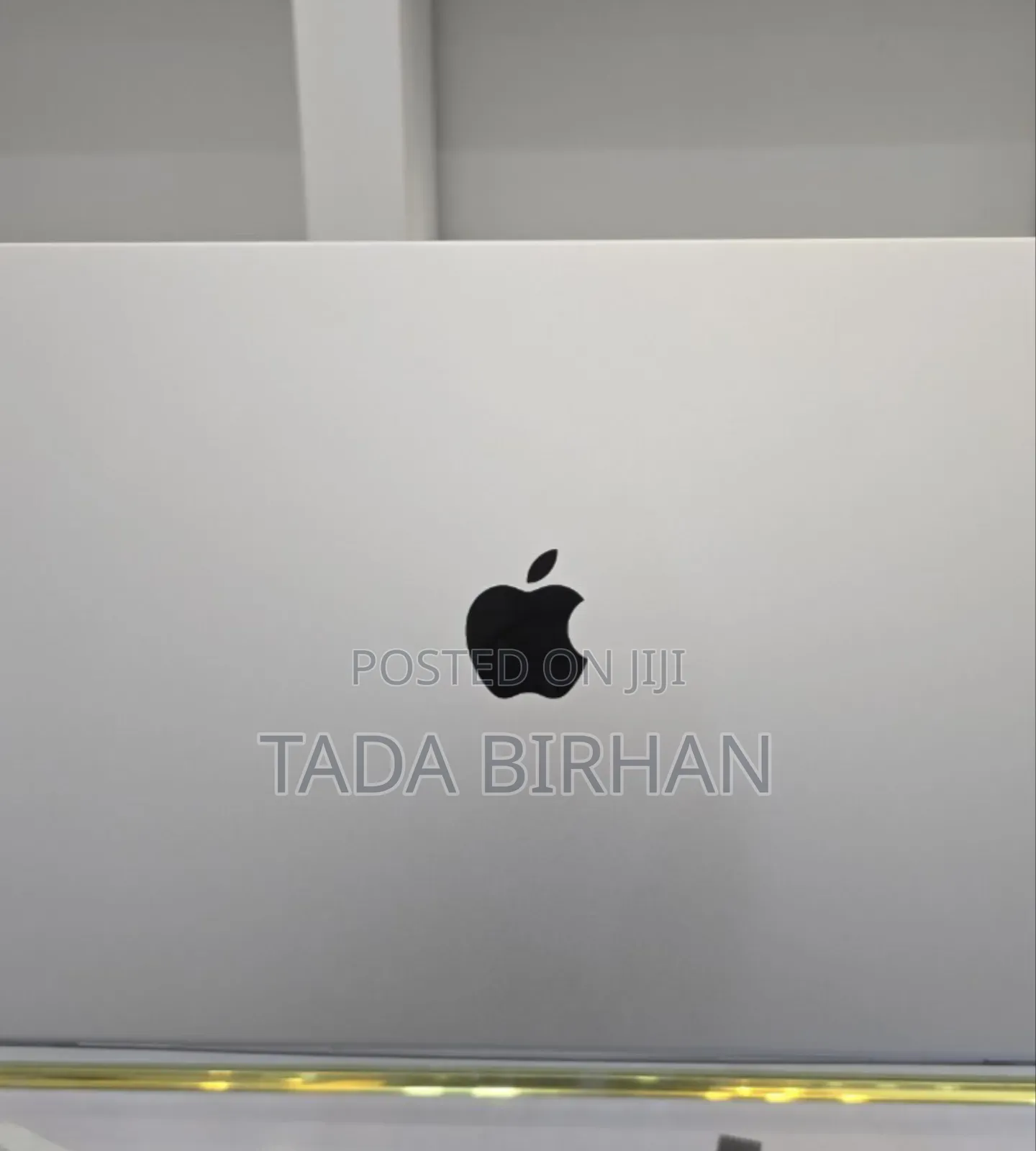 New Laptop Apple MacBook Pro 2022 M2 16GB Apple M2 SSD 1T