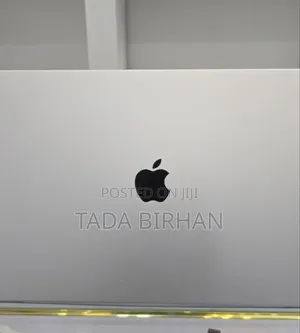 New Laptop Apple MacBook Pro 2022 M2 16GB Apple M2 SSD 1T