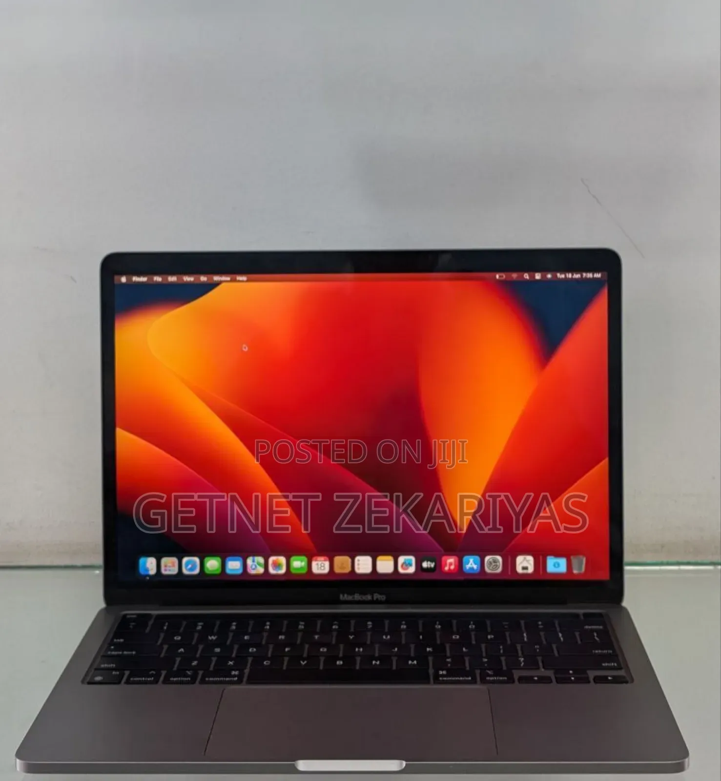 New Laptop Apple MacBook Pro 2020 M1 8GB Apple M1 Pro SSD 256GB