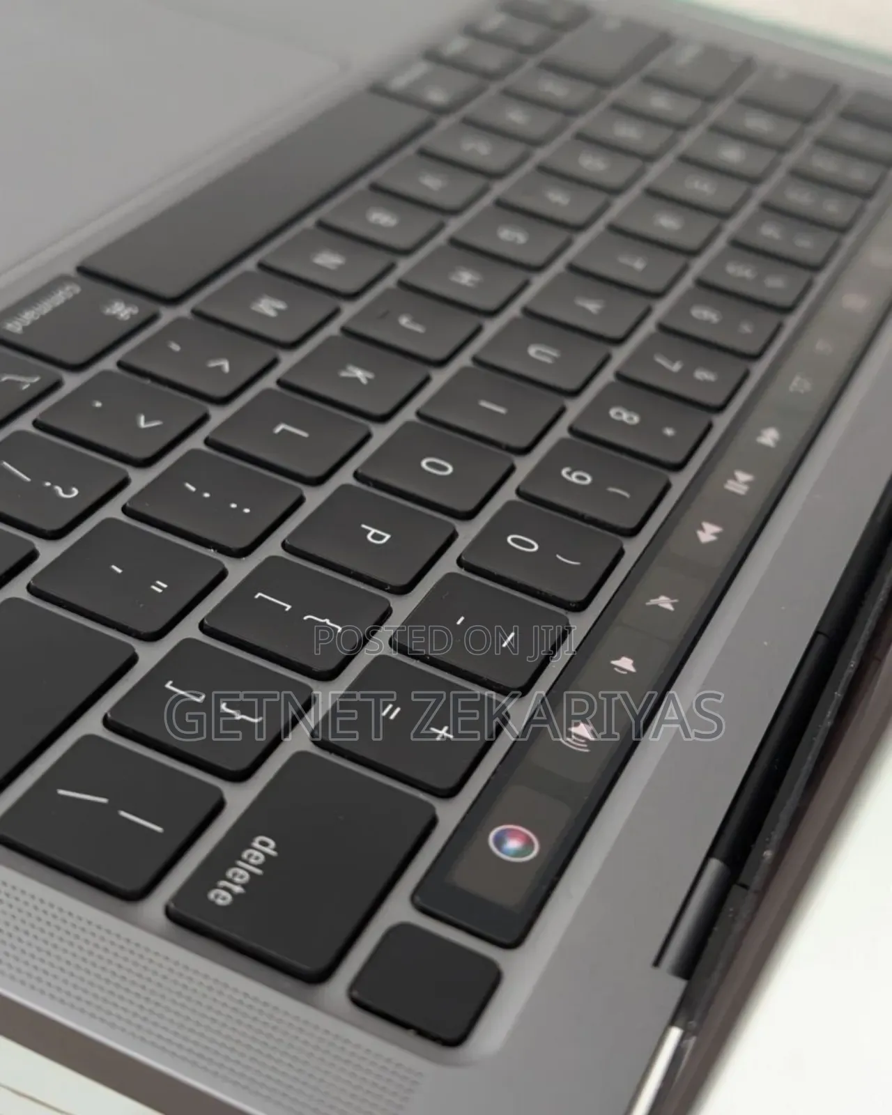 New Laptop Apple MacBook Pro 2020 M1 8GB Apple M1 Pro SSD 256GB