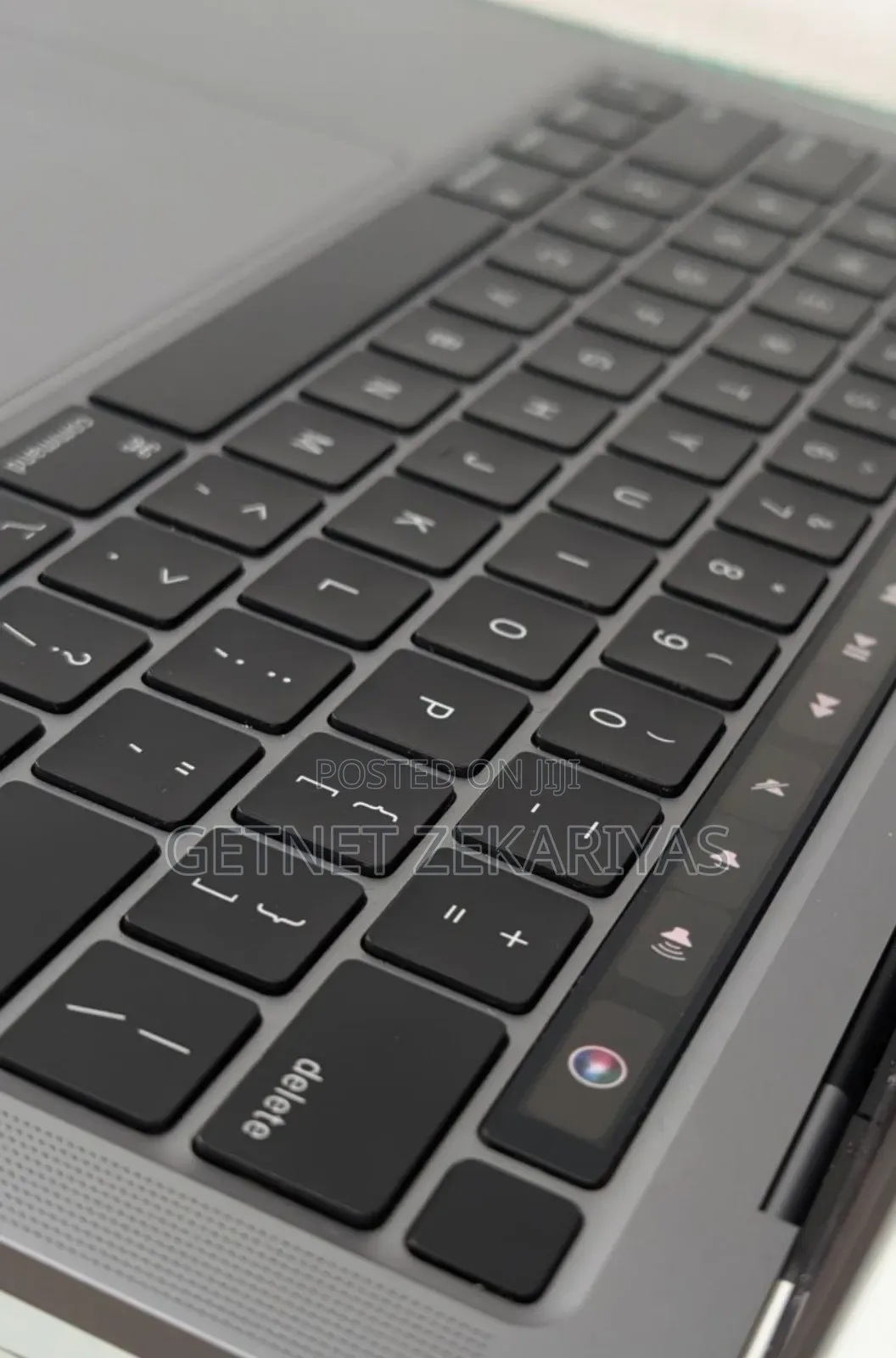 New Laptop Apple MacBook Pro 2020 M1 8GB Apple M1 Pro SSD 256GB