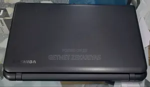 New Laptop Toshiba Satellite C850 4GB Intel Core 2 Quad HDD 500GB