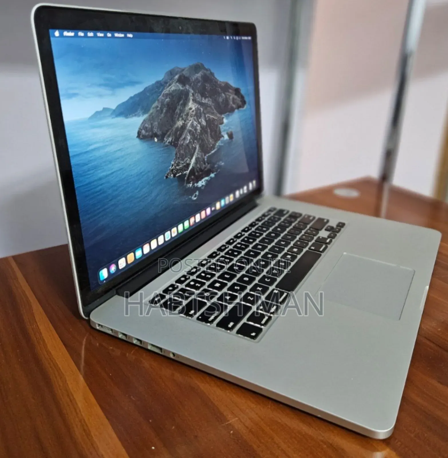 New Laptop Apple MacBook Pro 2017 8GB Intel Core I7 SSD 256GB