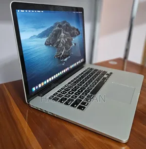 New Laptop Apple MacBook Pro 2017 8GB Intel Core I7 SSD 256GB