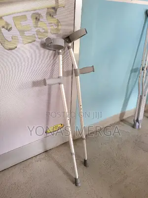 Bilateral Crutchesክራንች፦፦Crutchesዐ፤Cranch፨Kranch፧ቆcrutches
