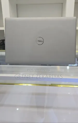 New Laptop Dell Precision 3561 16GB Intel Core I7 SSD 256GB