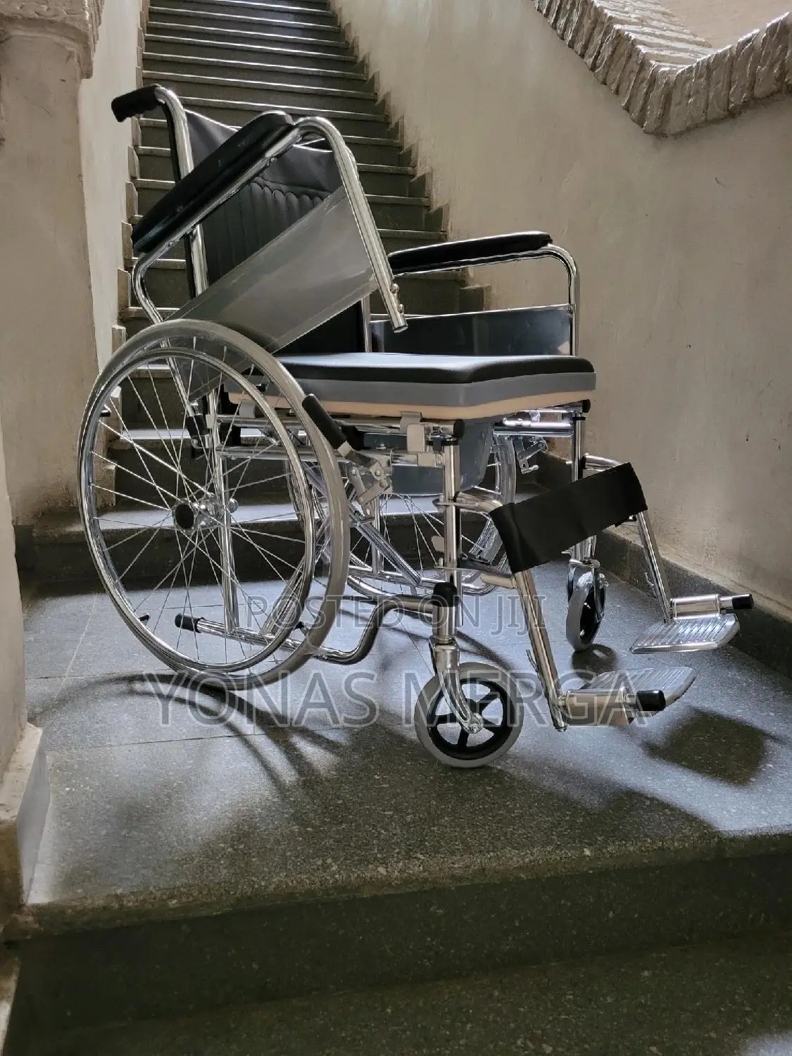 Toilet_wheelchair Commode Wheelchairዌልቼር7=7wheelchairዌልቼር