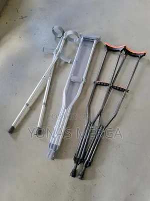 Crutches ፵¤ክራንችbilateral Crutches~∞ክራንች