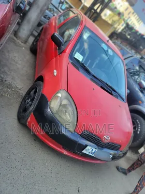 Toyota Vitz 2000 Red