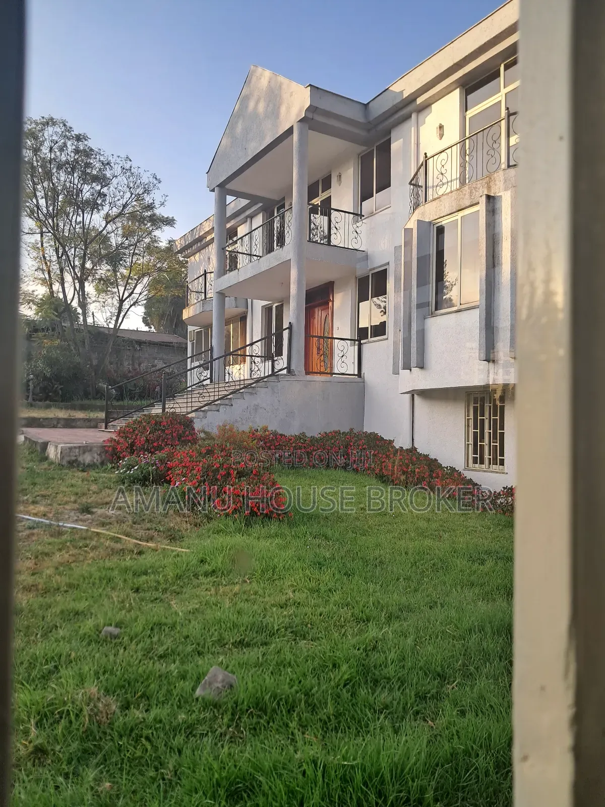 8bdrm House in For The Embassy, Yeka for rent