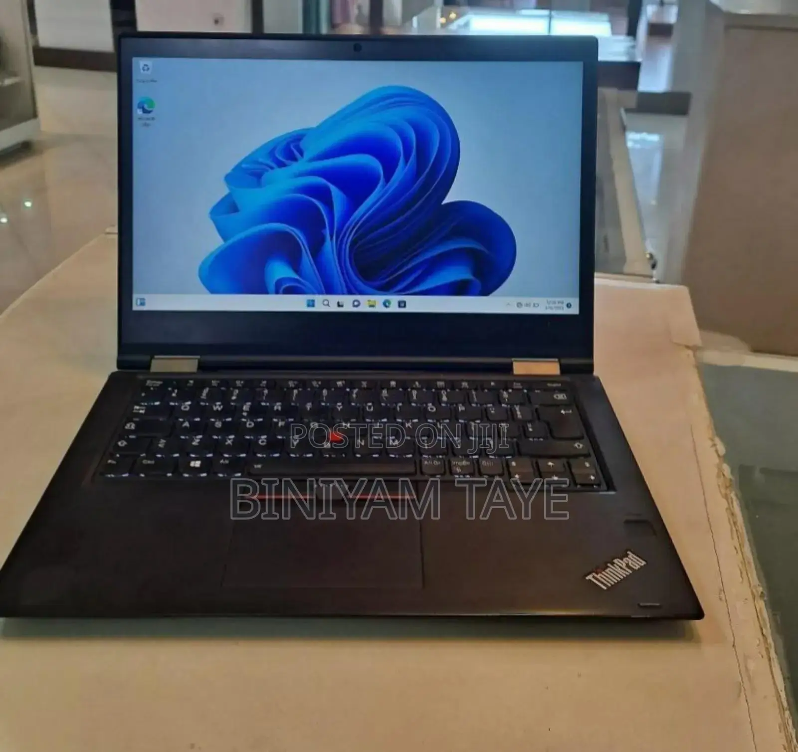New Laptop Lenovo ThinkPad Yoga 370 8GB Intel Core I5 SSD 512GB