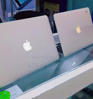 New Laptop Apple MacBook Pro 2015 8GB Intel Core I7 SSD 256GB