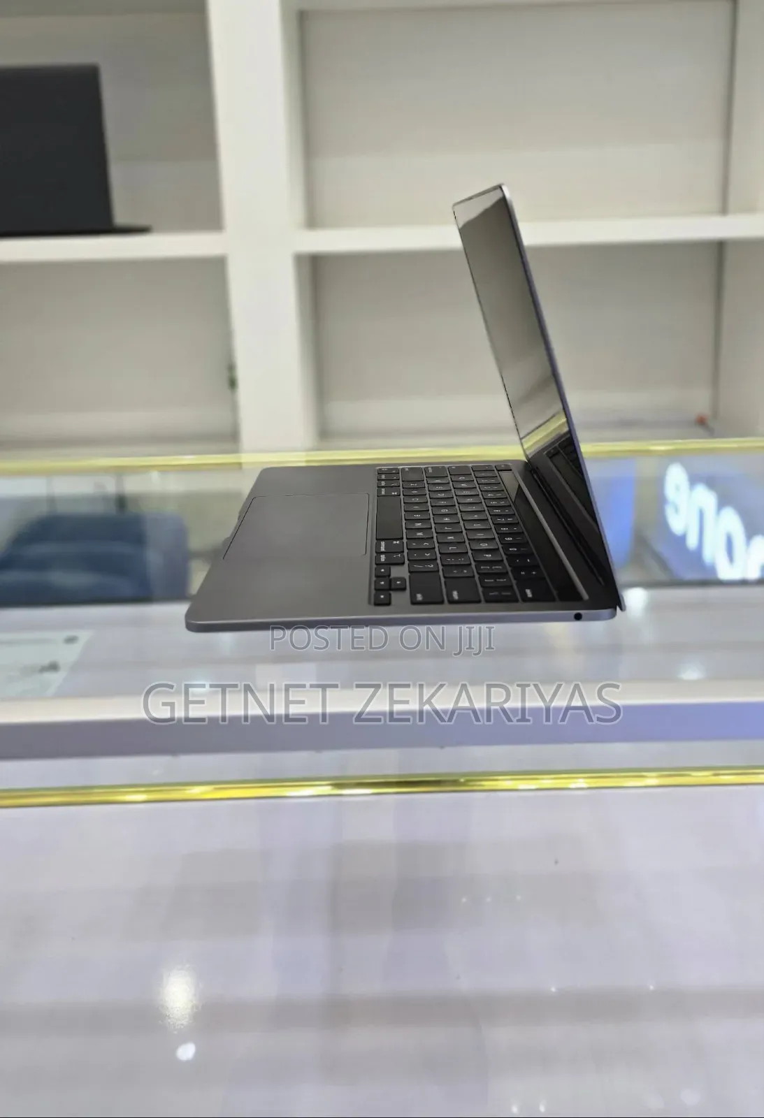 New Laptop Apple MacBook Pro M1 16GB Apple M1 Pro SSD 1T
