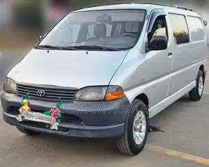Toyota HiAce 2005 Silver