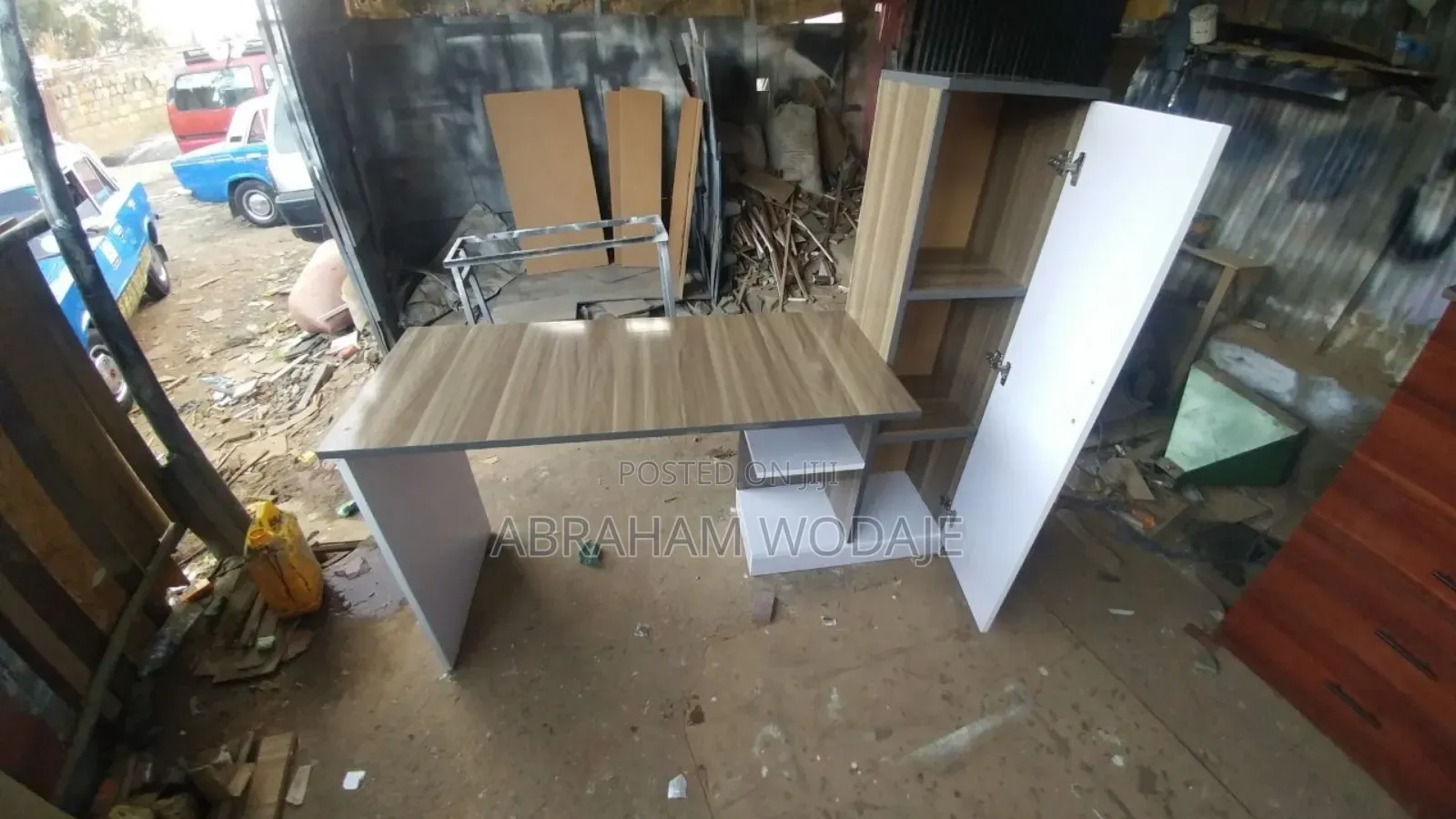 Modern Reading Table