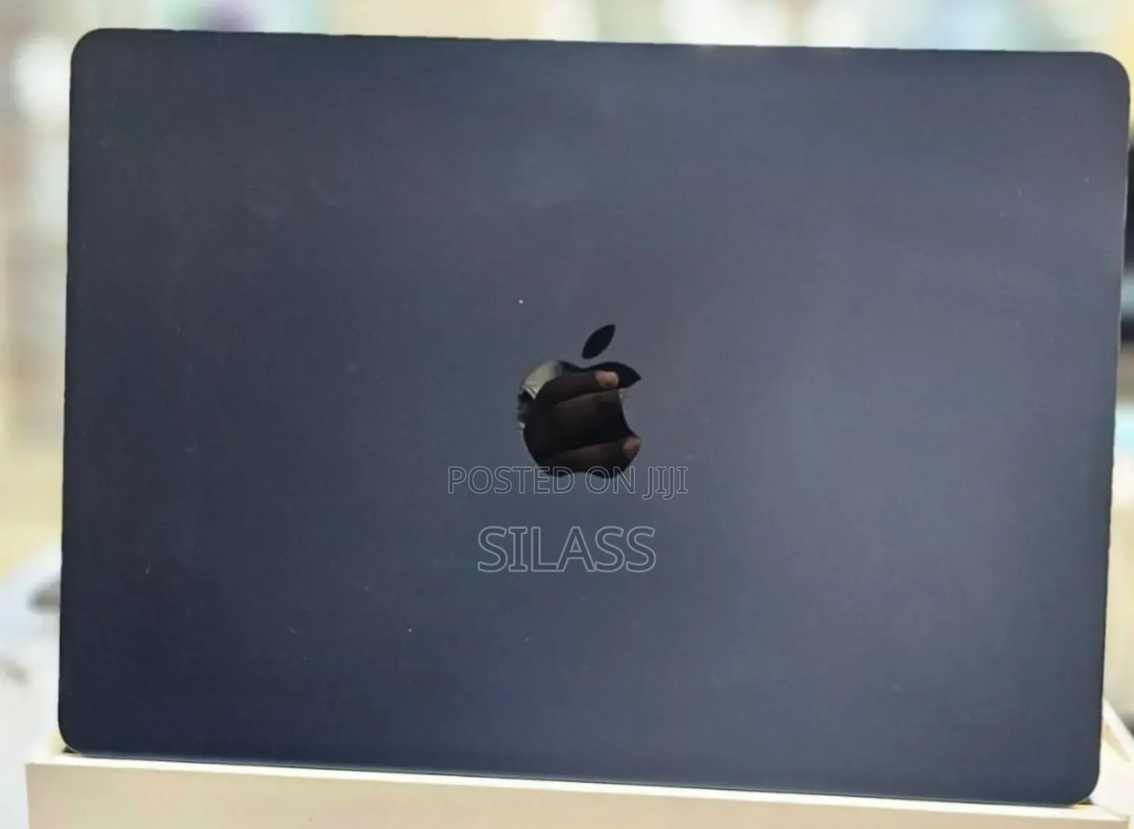 New Laptop Apple MacBook Air 2022 M2 8GB Apple M2 SSD 256GB