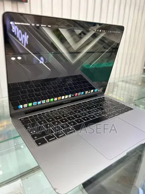 New Laptop Apple MacBook Air 2019 8GB Intel Core I5 SSD 256GB