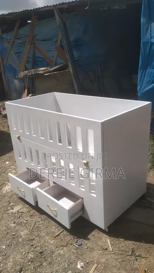 MDF የህፃናት አልጋ