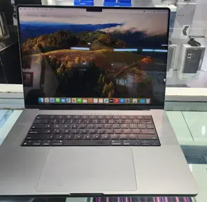New Laptop Apple MacBook Pro 2021 M1 32GB Apple M1 Pro SSD 1T